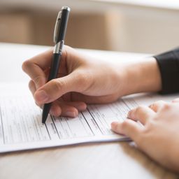 Darf ein befristeter Arbeitsvertrag vorzeitig gekündigt werden?