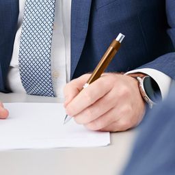 Selbständig oder angestellt? Arbeitnehmereigenschaften müssen nachweisbar sein, um vor Arbeitsgerichten verhandelt zu werden