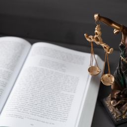 Kündigungsfrist nach 8 Jahren Betriebszugehörigkeit: Ihre Rechte und Schutzfristen im Überblick